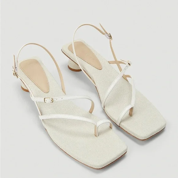 Jacquemus Les Sandales Basgia in white. - Picture 2 of 4